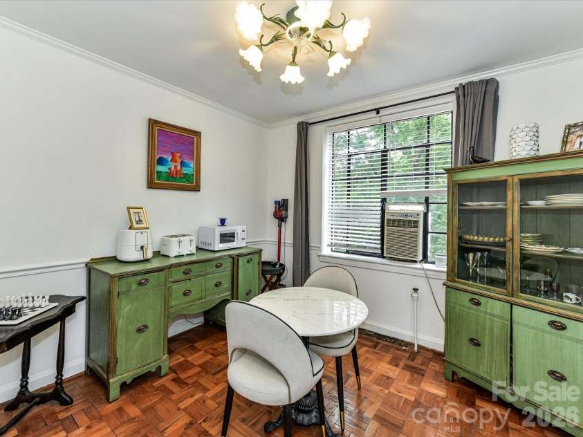 1121 Myrtle Avenue, Charlotte, NC 28203.  MLS# CAR4379116, YatesRealty ID 19454. 
