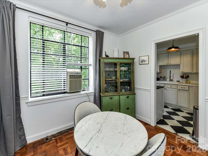 1121 Myrtle Avenue, Charlotte, NC 28203.  MLS# CAR4379116, YatesRealty ID 19454. 