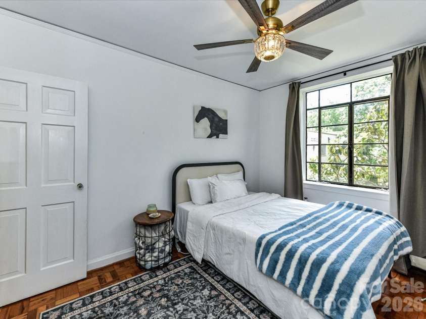 1121 Myrtle Avenue, Charlotte, NC 28203.  MLS# CAR4379116, YatesRealty ID 19454. 