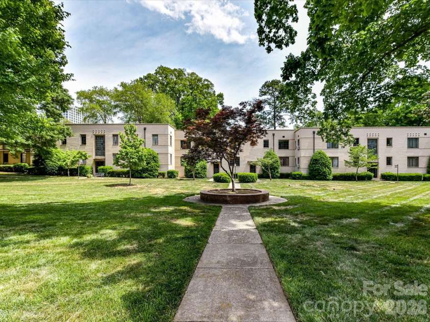 1121 Myrtle Avenue, Charlotte, NC 28203.  MLS# CAR4379116, YatesRealty ID 19454. 