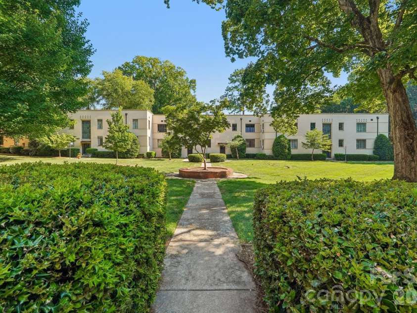 1121 Myrtle Avenue, Charlotte, NC 28203.  MLS# CAR4421930, YatesRealty ID 19454. 