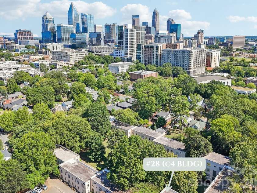 1121 Myrtle Avenue, Charlotte, NC 28203.  MLS# CAR4421930, YatesRealty ID 19454. Location, location, location