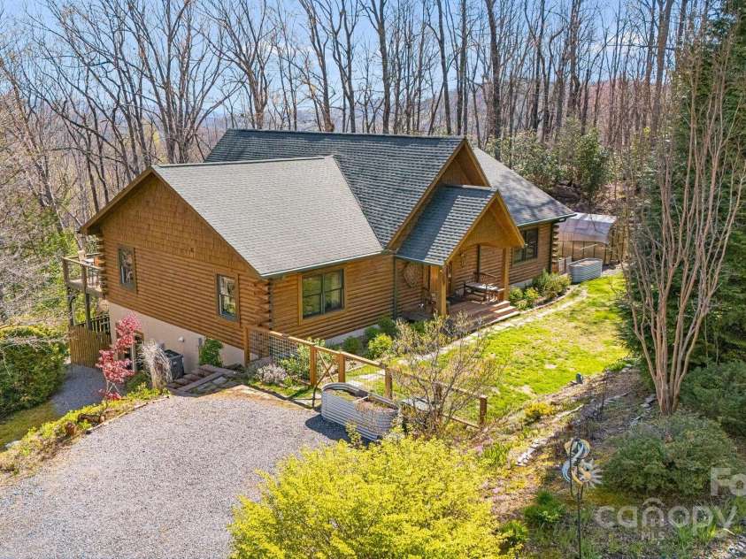 650 Faircrest Lane, Penrose, NC 28766.  MLS# CAR4242109, YatesRealty ID 19454. 