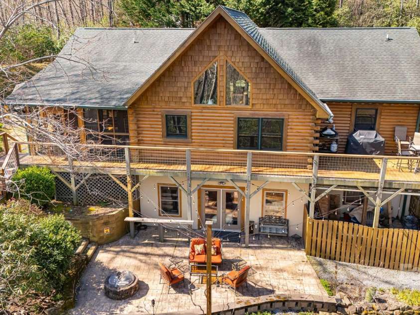 650 Faircrest Lane, Penrose, NC 28766.  MLS# CAR4242109, YatesRealty ID 19454. 