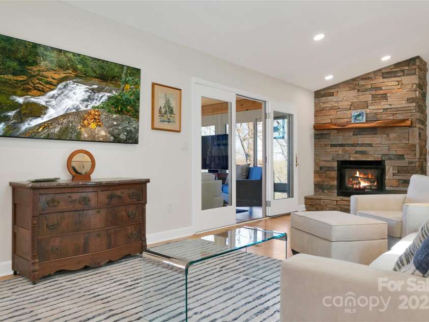 39 Udvawadulisi Court, Brevard, NC 28712.  MLS# CAR4214037, YatesRealty ID 19455. 