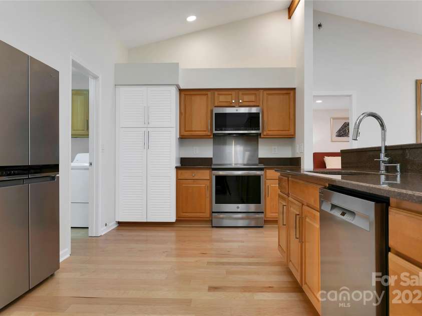 39 Udvawadulisi Court, Brevard, NC 28712.  MLS# CAR4214037, YatesRealty ID 19455. 