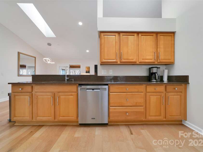 39 Udvawadulisi Court, Brevard, NC 28712.  MLS# CAR4214037, YatesRealty ID 19455. 