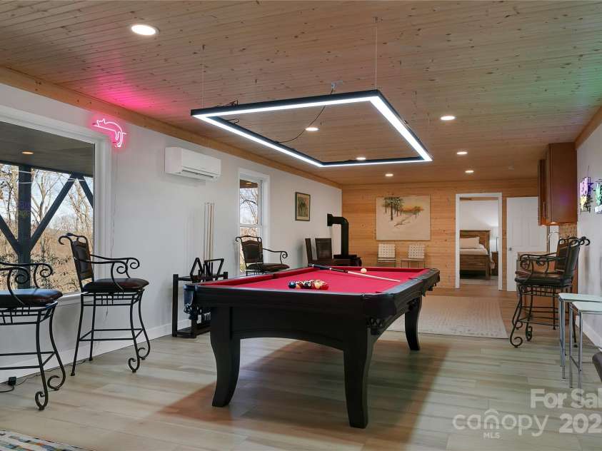 39 Udvawadulisi Court, Brevard, NC 28712.  MLS# CAR4214037, YatesRealty ID 19455. 