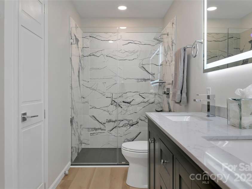 39 Udvawadulisi Court, Brevard, NC 28712.  MLS# CAR4214037, YatesRealty ID 19455. 