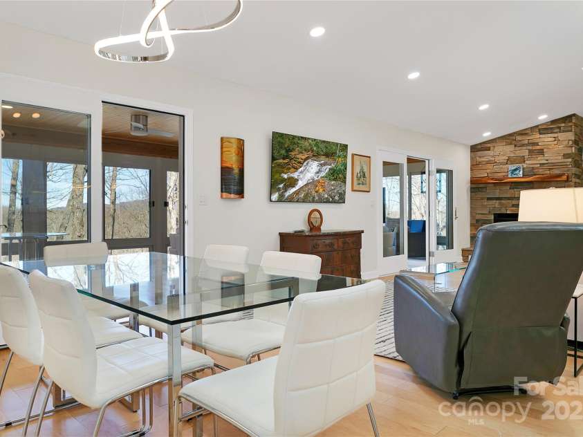 39 Udvawadulisi Court, Brevard, NC 28712.  MLS# CAR4214037, YatesRealty ID 19455. Perfect for entertaining