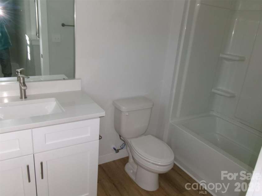 510 Kings Road, Shelby, NC 28150.  MLS# CAR4379117, YatesRealty ID 19455. 