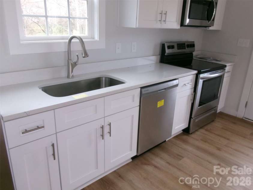 510 Kings Road, Shelby, NC 28150.  MLS# CAR4379117, YatesRealty ID 19455. 