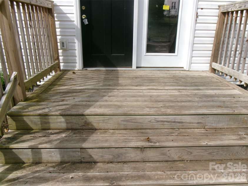 510 Kings Road, Shelby, NC 28150.  MLS# CAR4379117, YatesRealty ID 19455. 