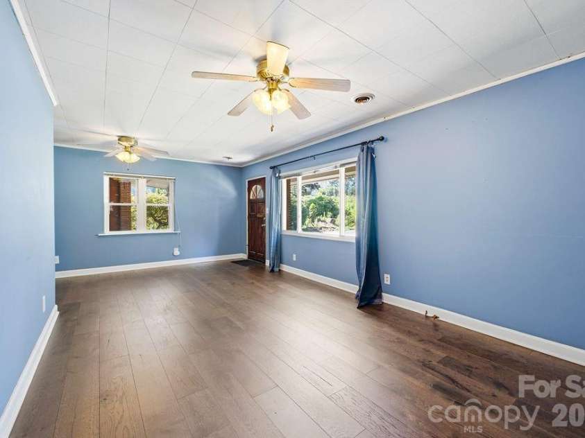 88 Lost Creek Drive, Flat Rock, NC 28731.  MLS# CAR4379124, YatesRealty ID 19456. 