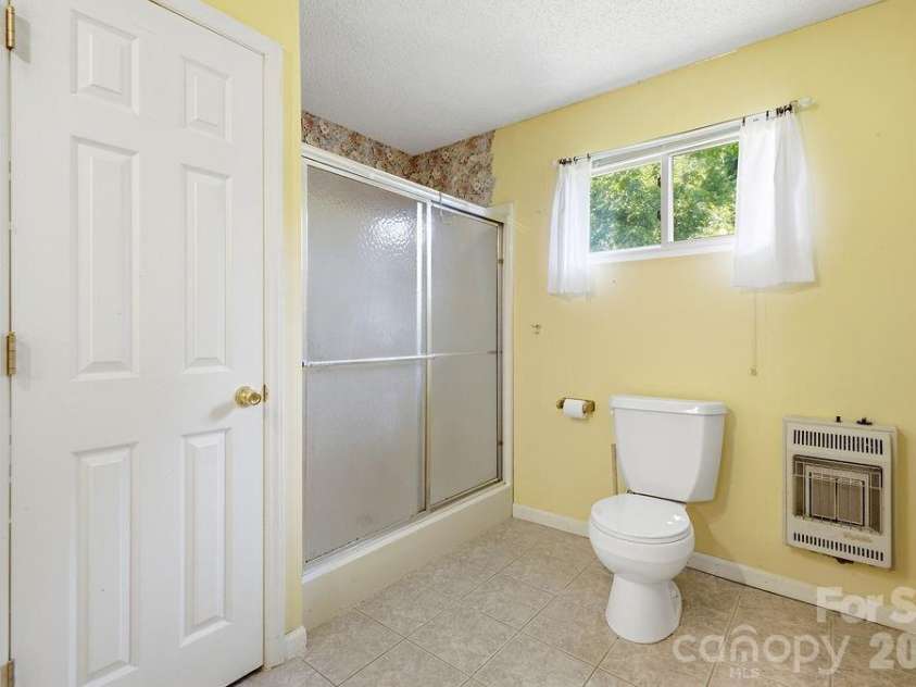 88 Lost Creek Drive, Flat Rock, NC 28731.  MLS# CAR4379124, YatesRealty ID 19456. 