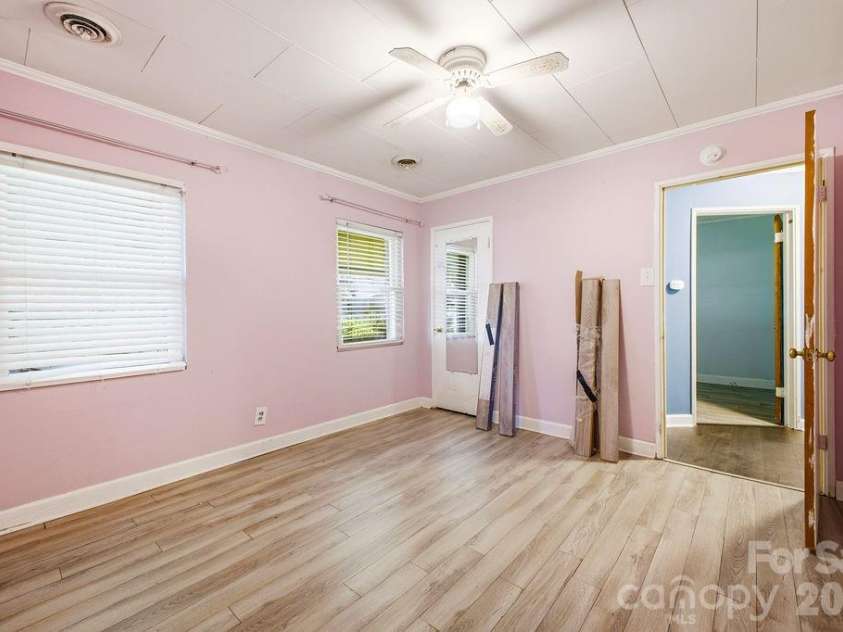 88 Lost Creek Drive, Flat Rock, NC 28731.  MLS# CAR4379124, YatesRealty ID 19456. 