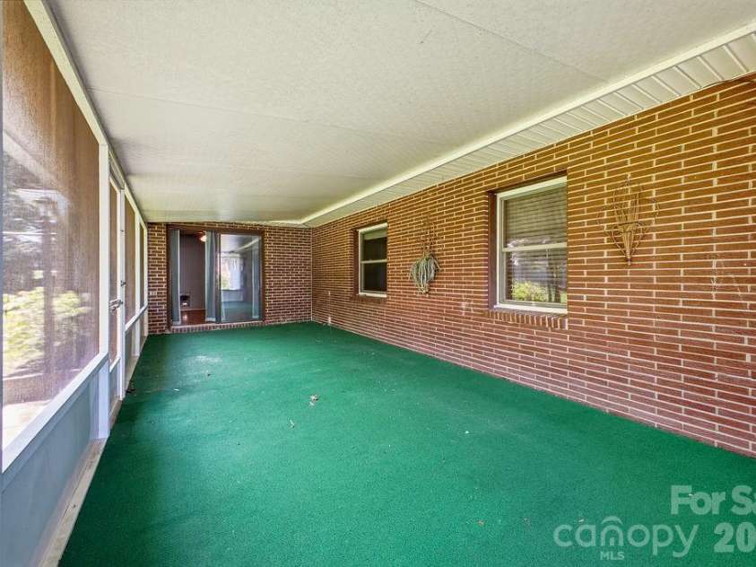 88 Lost Creek Drive, Flat Rock, NC 28731.  MLS# CAR4379124, YatesRealty ID 19456. 