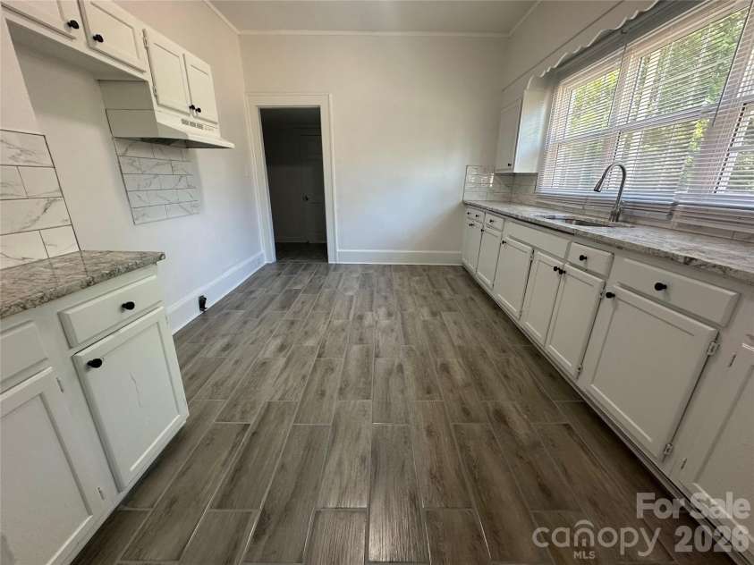 4028 Leo Street, Winston Salem, NC 27105.  MLS# CAR4379125, YatesRealty ID 19457. Kitchen