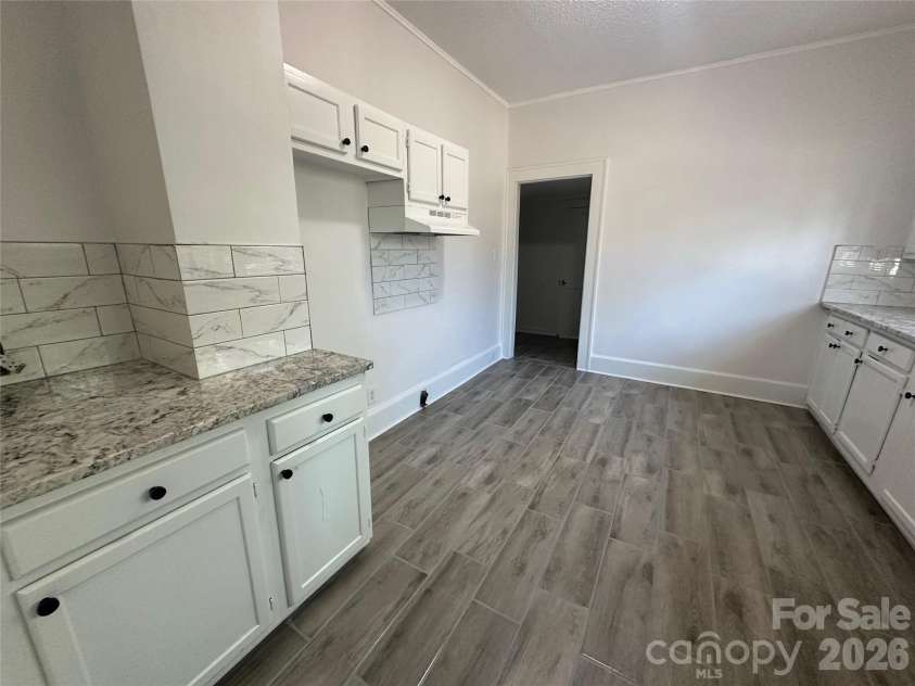4028 Leo Street, Winston Salem, NC 27105.  MLS# CAR4379125, YatesRealty ID 19457. Kitchen