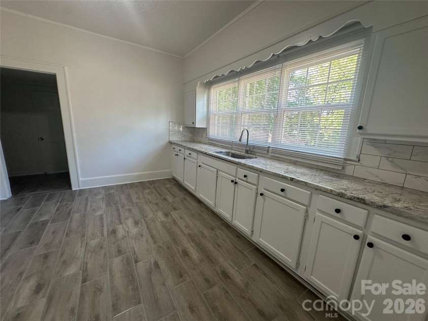 4028 Leo Street, Winston Salem, NC 27105.  MLS# CAR4379125, YatesRealty ID 19457. Kitchen