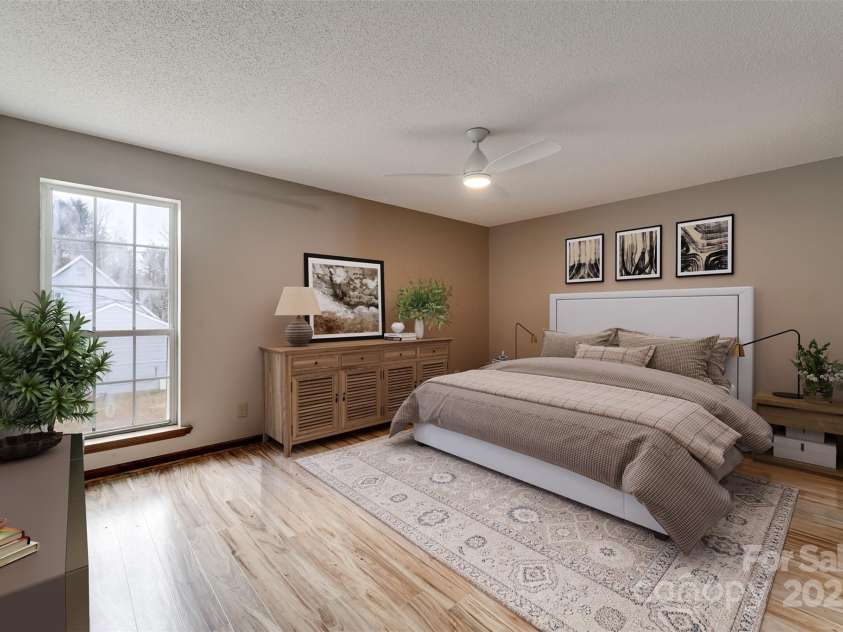 129 Deer Meadow Road, Franklin, NC 28734.  MLS# CAR4240340, YatesRealty ID 19458. 