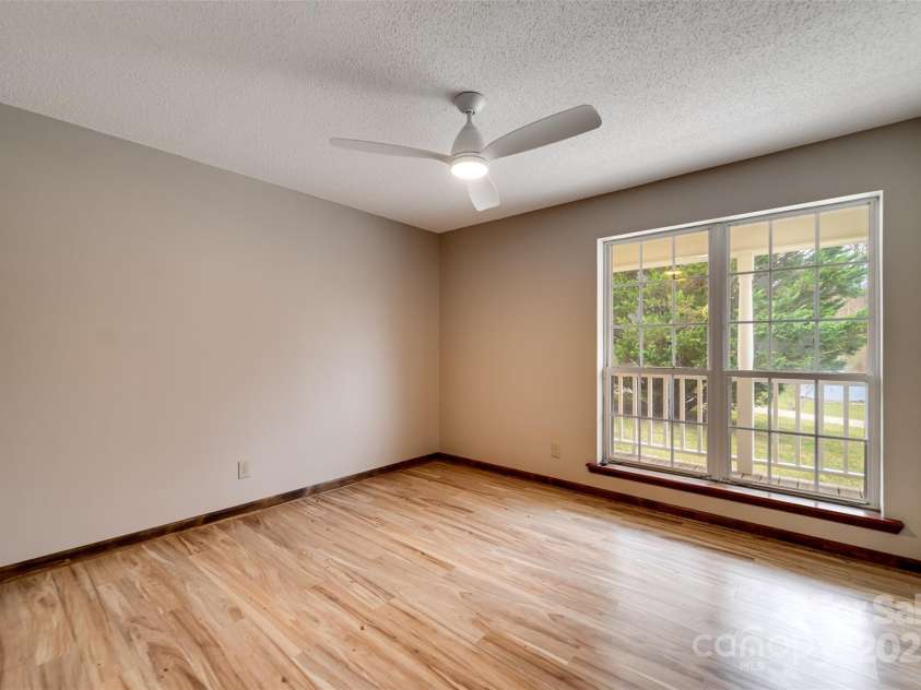 129 Deer Meadow Road, Franklin, NC 28734.  MLS# CAR4240340, YatesRealty ID 19458. 