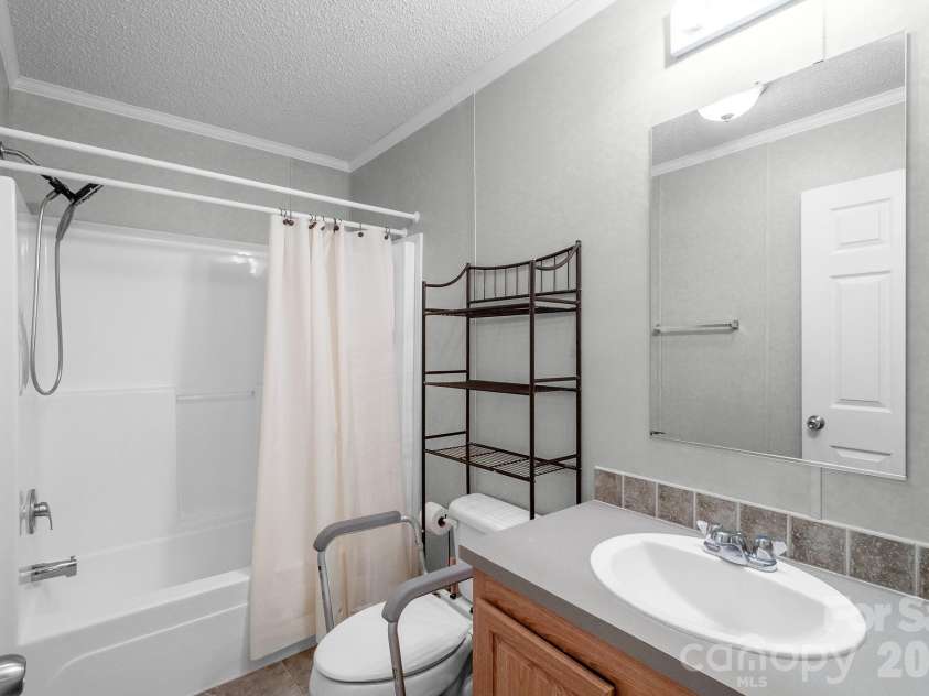 728 Preston Brooks Drive, Catawba, SC 29704.  MLS# CAR4379134, YatesRealty ID 19458. 2nd Full Bathroom