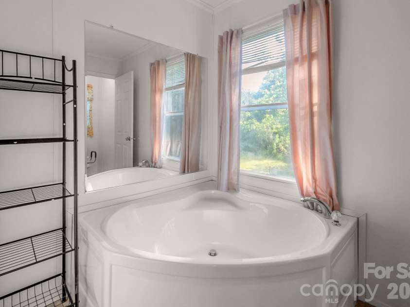 728 Preston Brooks Drive, Catawba, SC 29704.  MLS# CAR4379134, YatesRealty ID 19458. Primary Bathroom