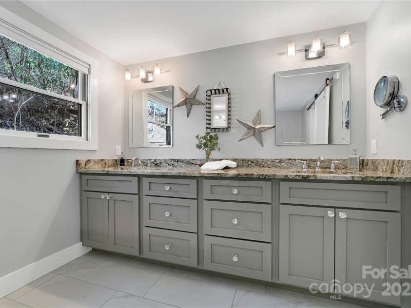 45 Atsadi Court, Brevard, NC 28712.  MLS# CAR4243436, YatesRealty ID 19459. 