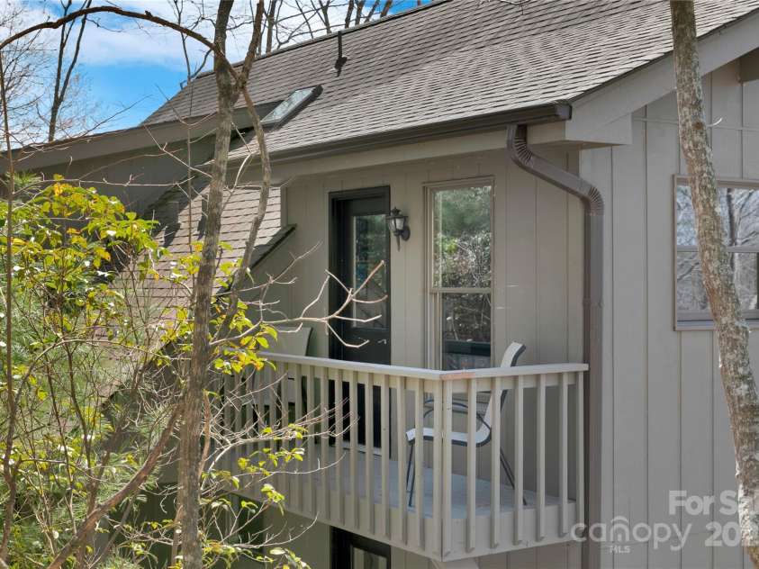 45 Atsadi Court, Brevard, NC 28712.  MLS# CAR4243436, YatesRealty ID 19459. 
