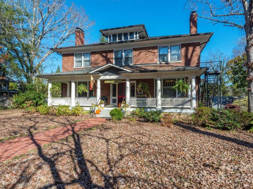 77 Kenilworth Road, Asheville, NC 28803.  MLS# CAR4199738, YatesRealty ID 1946. 