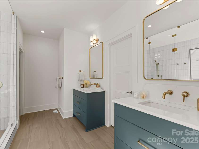 721 Charles Avenue, Charlotte, NC 28205.  MLS# CAR4247722, YatesRealty ID 19460. 