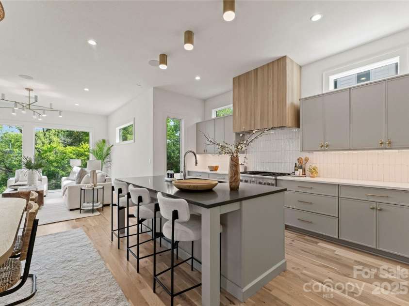 721 Charles Avenue, Charlotte, NC 28205.  MLS# CAR4325616, YatesRealty ID 19460. 