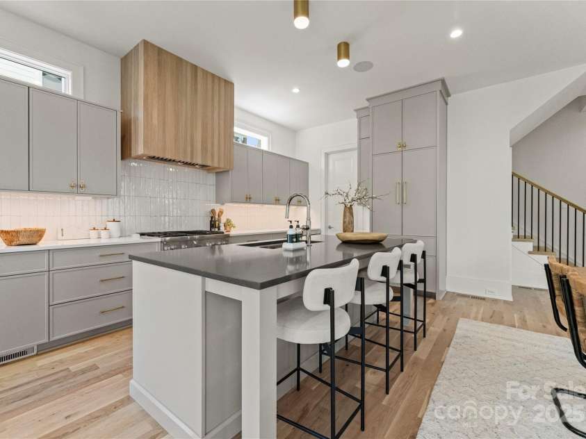 721 Charles Avenue, Charlotte, NC 28205.  MLS# CAR4325616, YatesRealty ID 19460. 