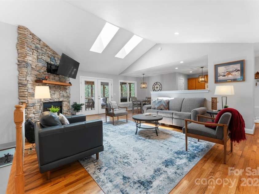 226 Ogana Court, Brevard, NC 28712.  MLS# CAR4244651, YatesRealty ID 19461. 