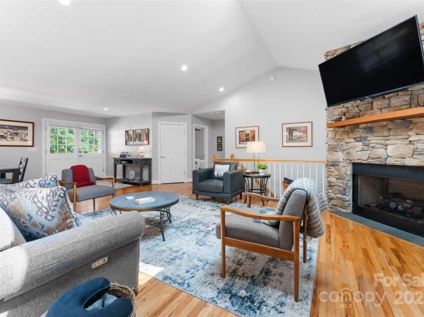 226 Ogana Court, Brevard, NC 28712.  MLS# CAR4244651, YatesRealty ID 19461. 