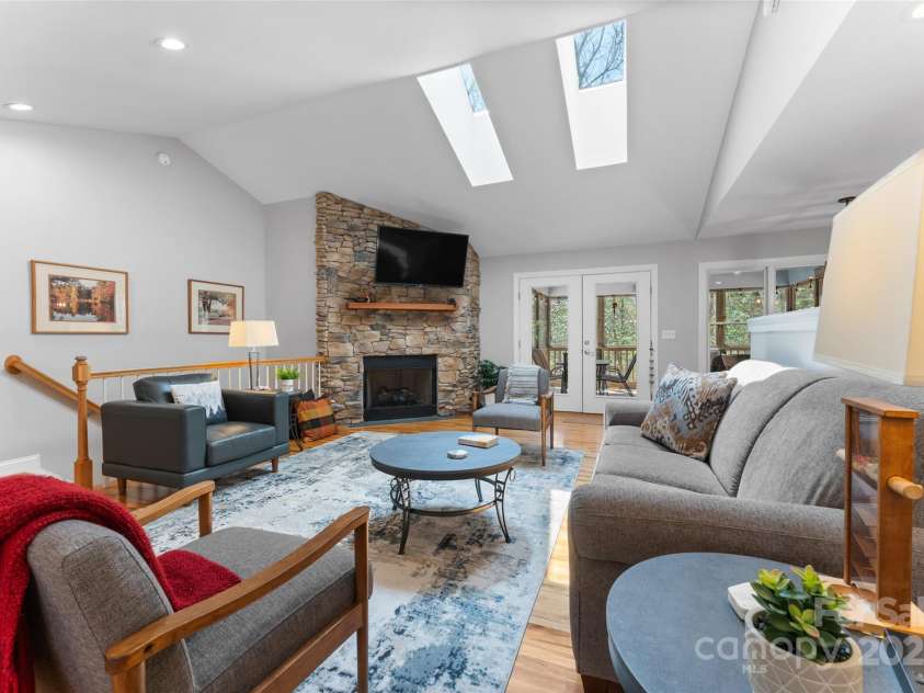 226 Ogana Court, Brevard, NC 28712.  MLS# CAR4244651, YatesRealty ID 19461. 