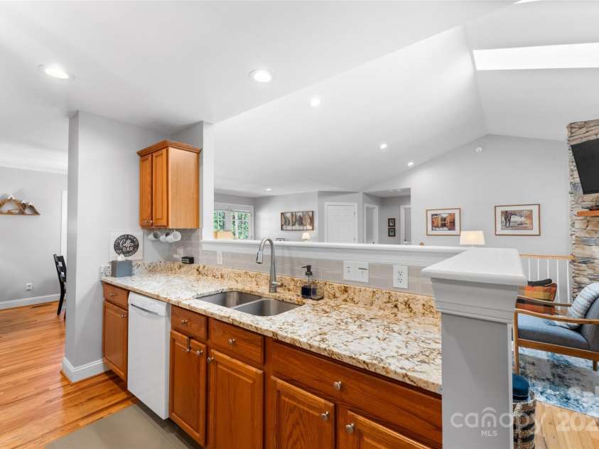 226 Ogana Court, Brevard, NC 28712.  MLS# CAR4244651, YatesRealty ID 19461. 