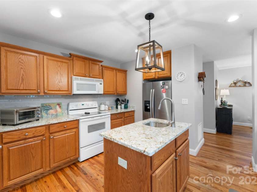 226 Ogana Court, Brevard, NC 28712.  MLS# CAR4244651, YatesRealty ID 19461. 