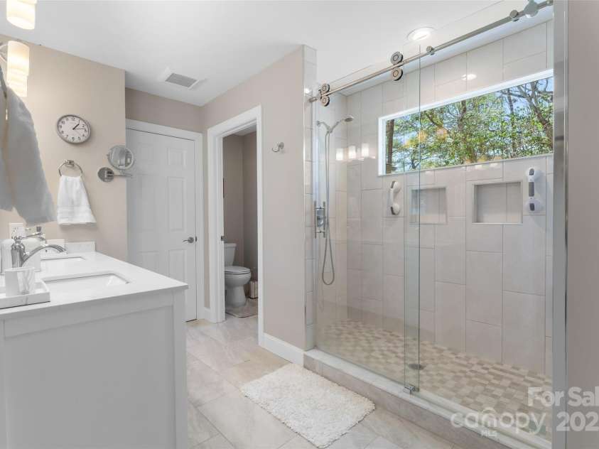 226 Ogana Court, Brevard, NC 28712.  MLS# CAR4244651, YatesRealty ID 19461. 