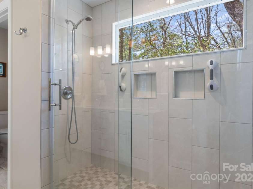 226 Ogana Court, Brevard, NC 28712.  MLS# CAR4244651, YatesRealty ID 19461. 