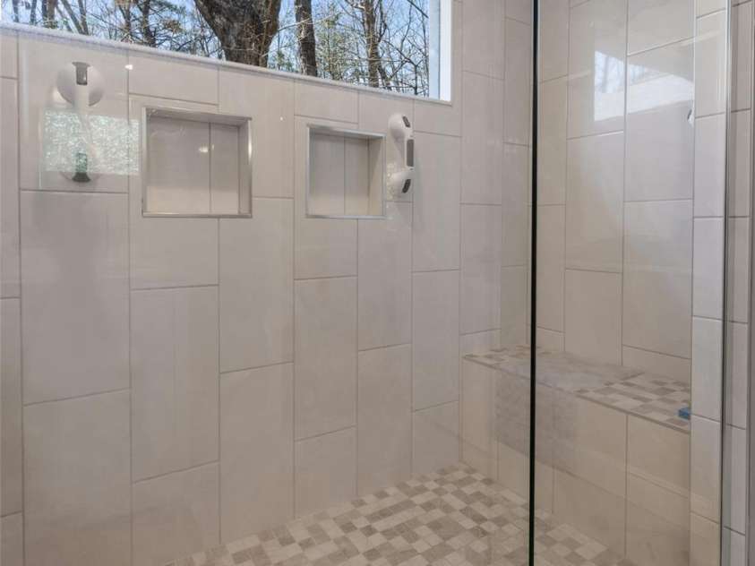 226 Ogana Court, Brevard, NC 28712.  MLS# CAR4244651, YatesRealty ID 19461. 