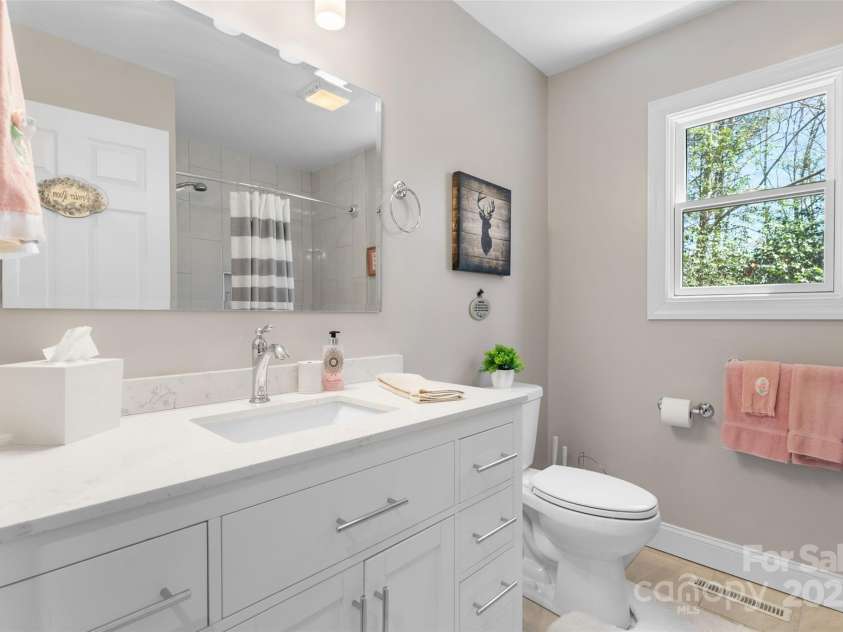 226 Ogana Court, Brevard, NC 28712.  MLS# CAR4244651, YatesRealty ID 19461. 