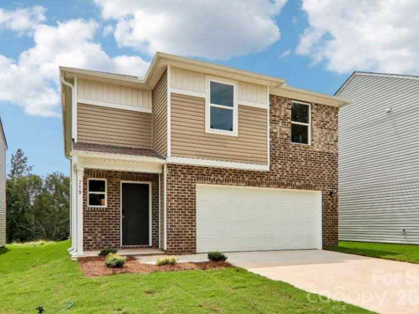 719 Tomlin Trail, Spartanburg, SC 29301.  MLS# CAR4379188, YatesRealty ID 19461. 