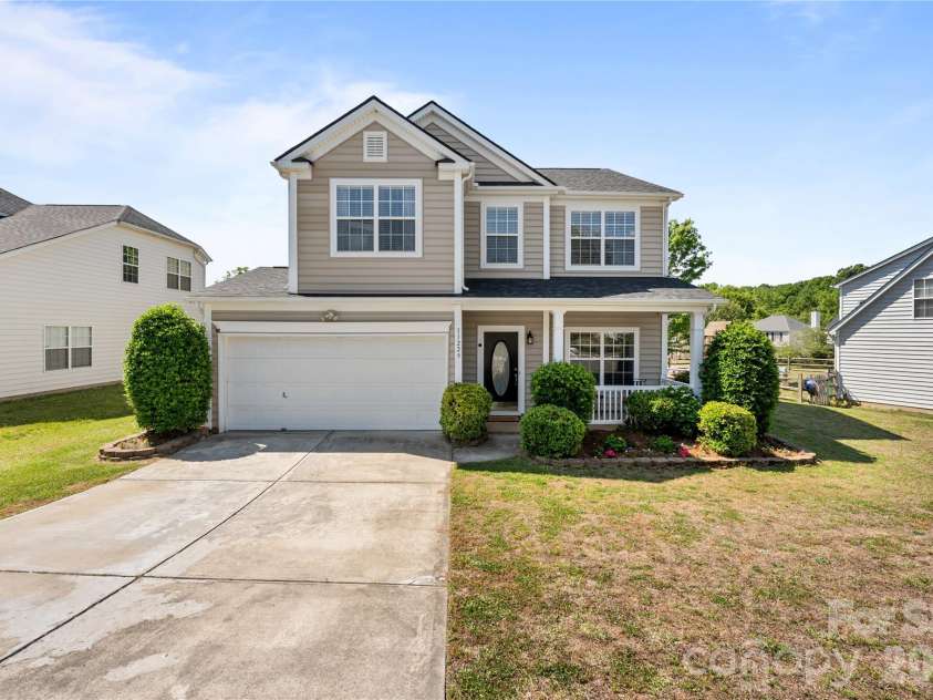 11229 Palomar Mountain Drive, Charlotte, NC 28278.  MLS# CAR4379224, YatesRealty ID 19463. 