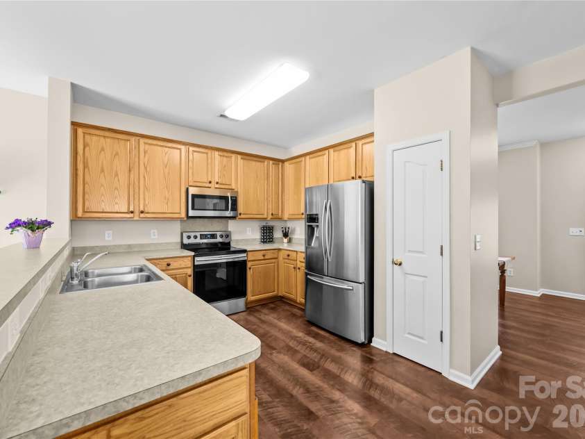 11229 Palomar Mountain Drive, Charlotte, NC 28278.  MLS# CAR4379224, YatesRealty ID 19463. 