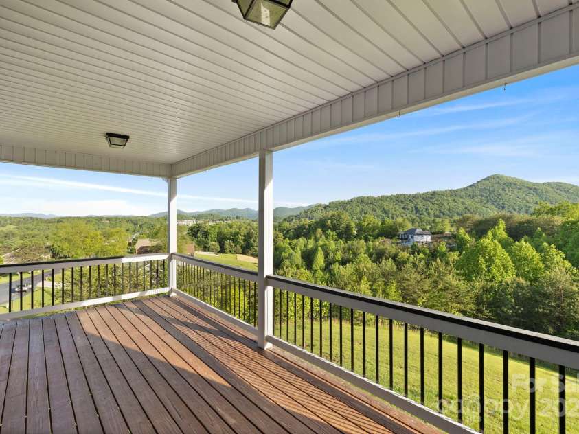 505 Sky Ridge Drive, Leicester, NC 28748.  MLS# CAR4258351, YatesRealty ID 19465. 