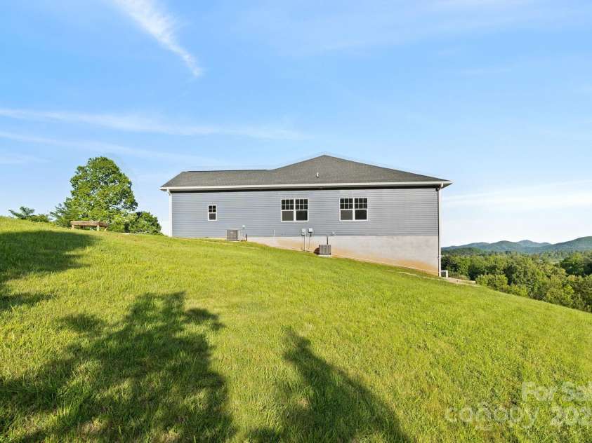 505 Sky Ridge Drive, Leicester, NC 28748.  MLS# CAR4258351, YatesRealty ID 19465. 