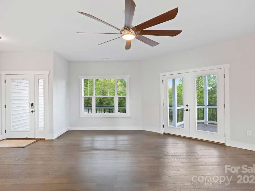 505 Sky Ridge Drive, Leicester, NC 28748.  MLS# CAR4258351, YatesRealty ID 19465. 
