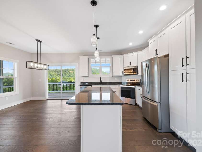 505 Sky Ridge Drive, Leicester, NC 28748.  MLS# CAR4258351, YatesRealty ID 19465. 